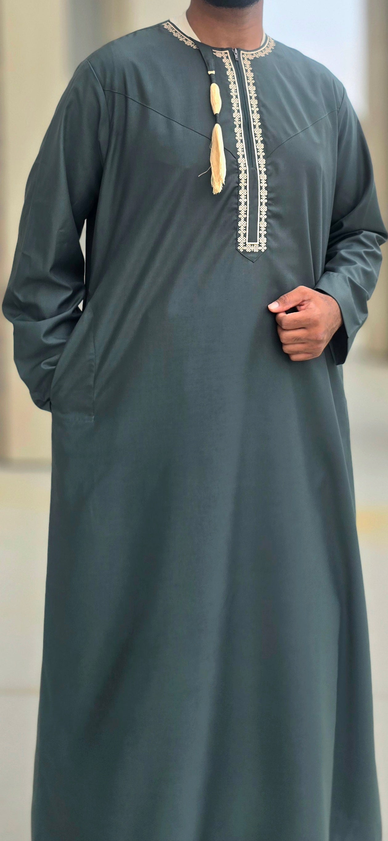 Dark Green Traditional Omani-Emirati Thobe with Tassel for Adults – 09OM