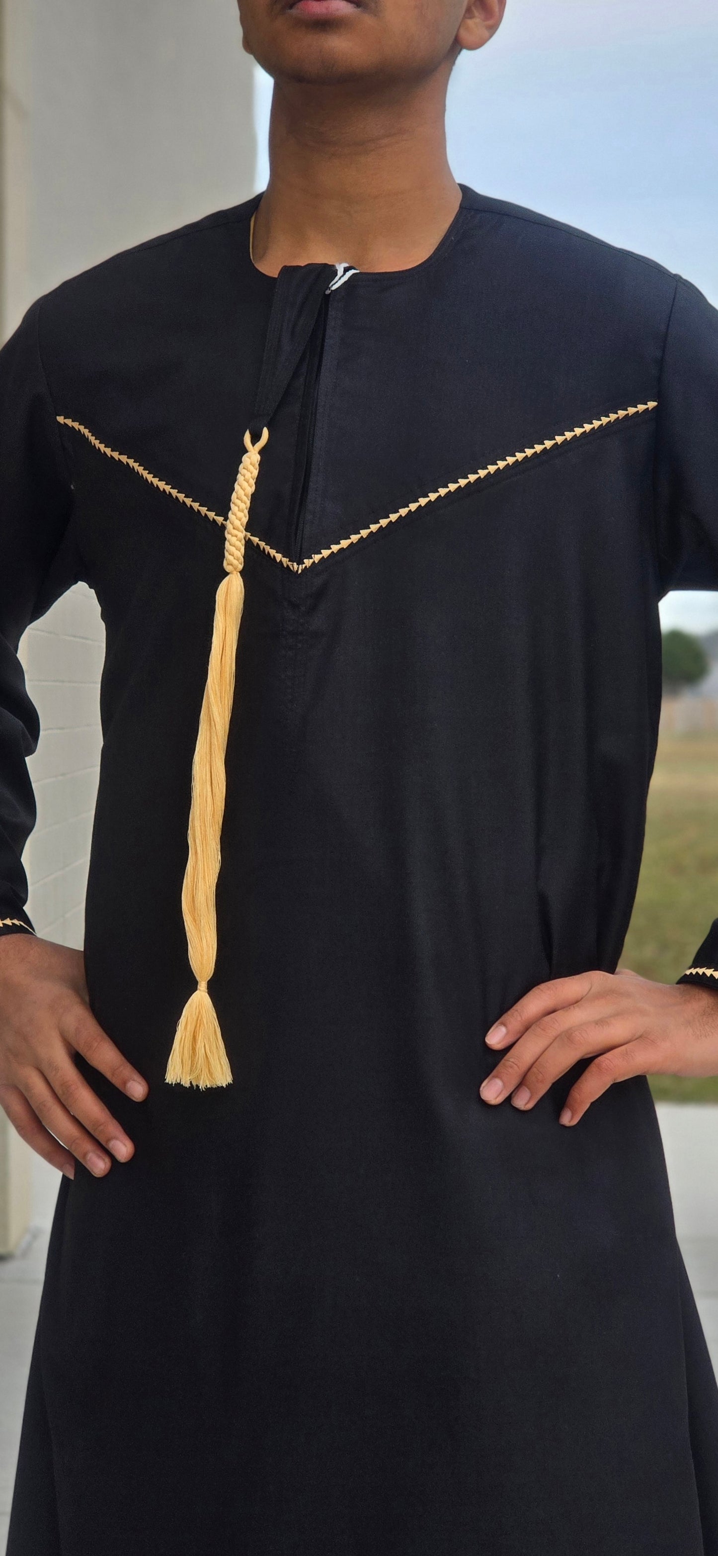 Omani Black W/Gold Tassel 18OM