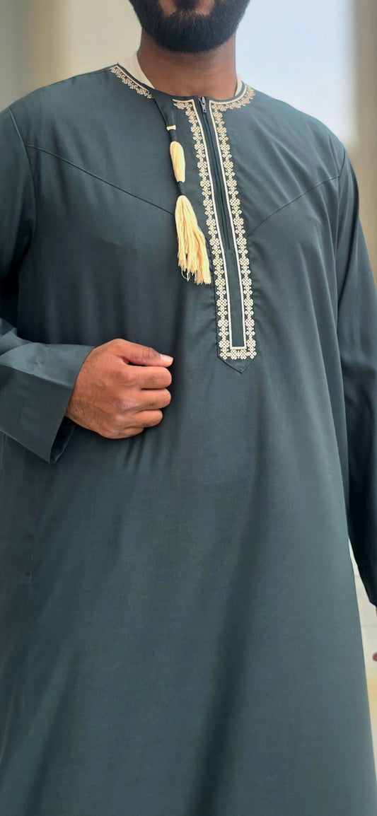 Dark Green Traditional Omani-Emirati Thobe with Tassel for Adults – 09OM